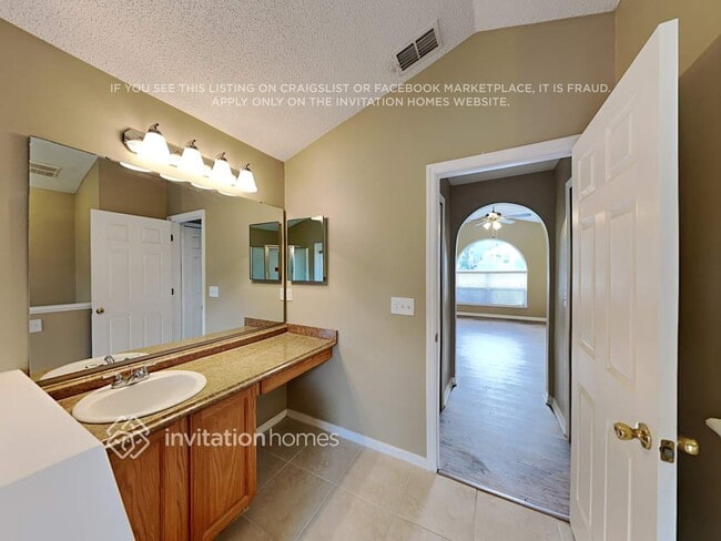 Building Photo - 543 Bent Oak Loop