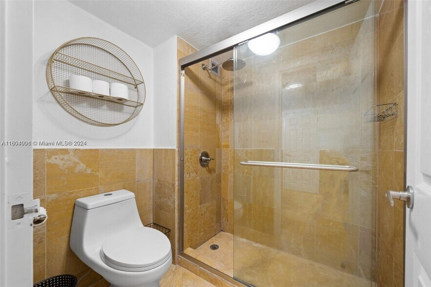 Building Photo - 5401 Collins Ave