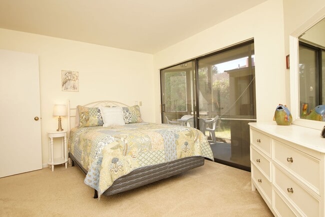 Building Photo - First Floor Condo in Bluewater Bay