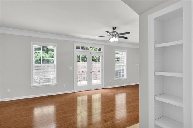 Building Photo - 10870 Brunson Dr