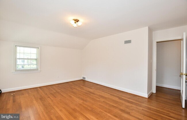 Building Photo - 6123 Wynnwood Rd