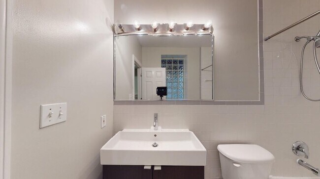 Building Photo - 1417 Chapin St NW