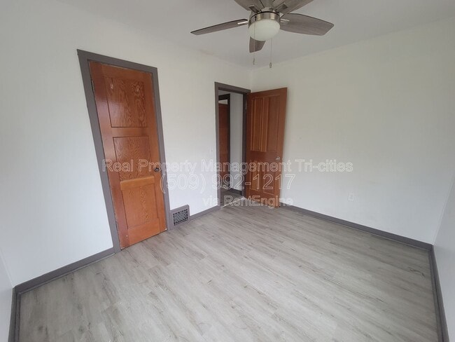 Building Photo - 1318 Perkins Ave