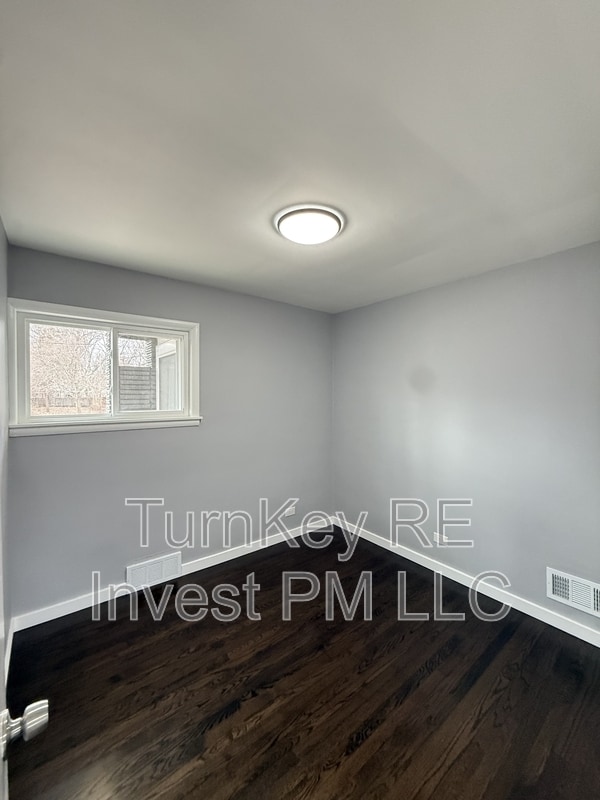 Building Photo - 18227 Center Ave