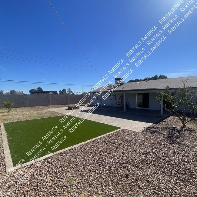 Building Photo - 3550 E Voltaire Dr