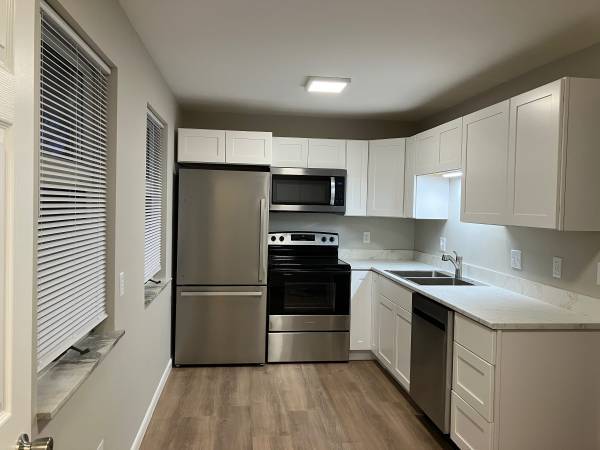 Building Photo - 11099 Woodward Ln