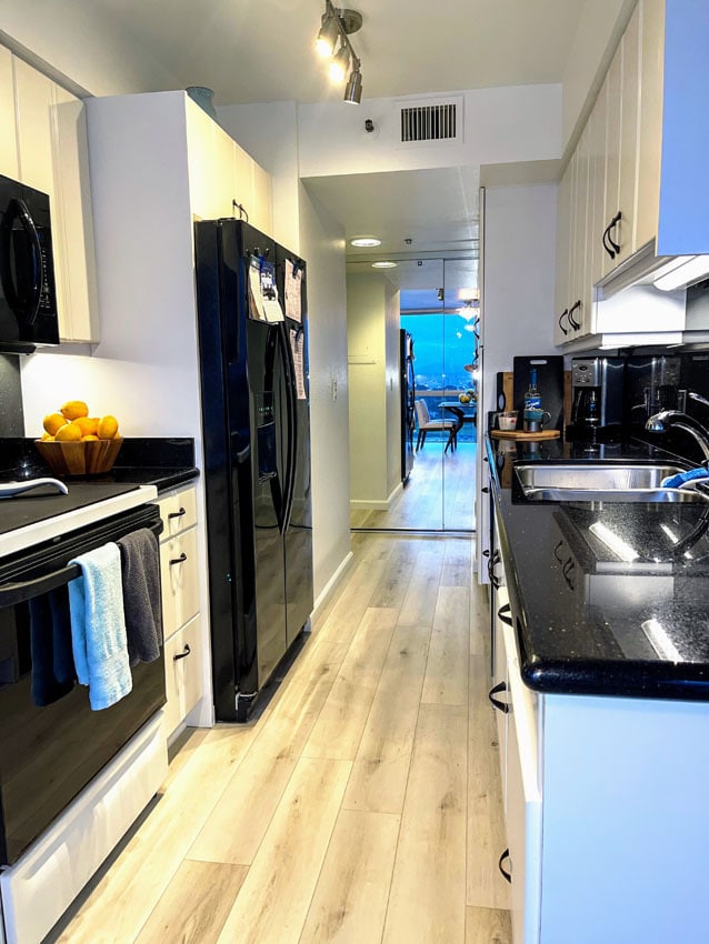 Big kitchen - 1710 Avenida Del Mundo