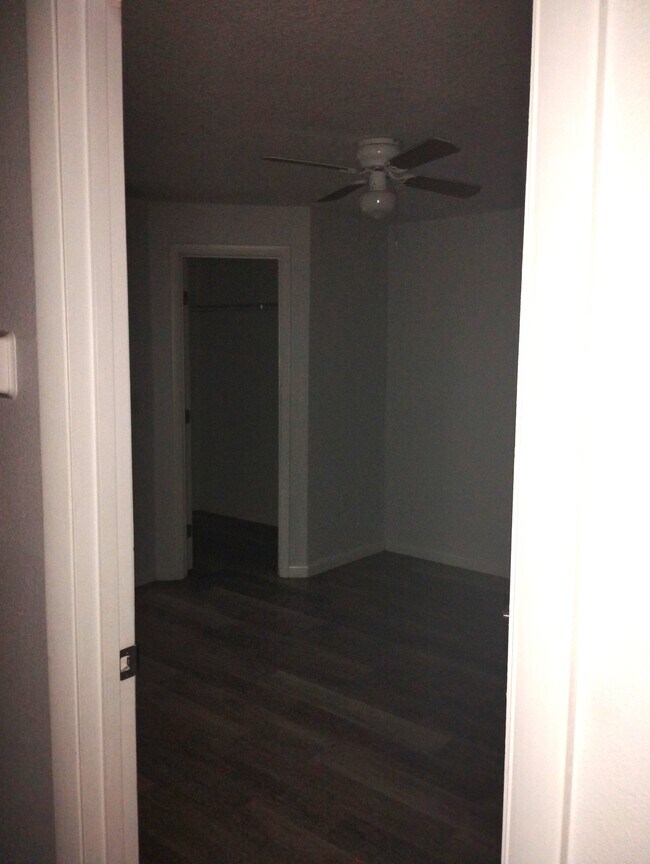 Building Photo - 2549 Grassy Point Dr