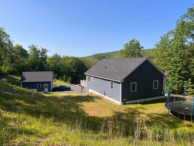 Building Photo - 543 Williamsburg Rd