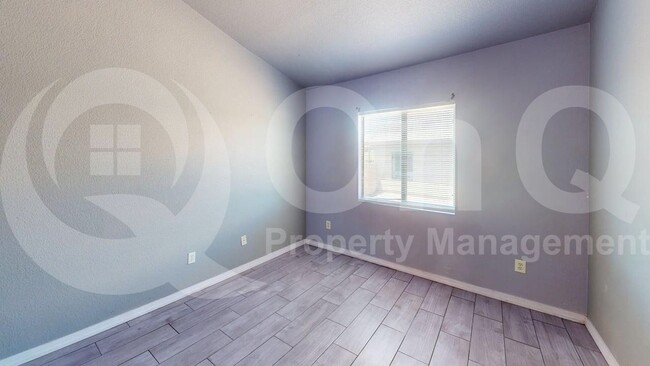 Building Photo - 9462 N Scarlet Tanager Ln