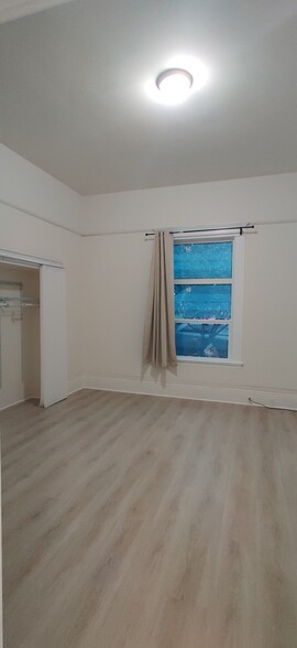 Building Photo - 1331 S Park Ave