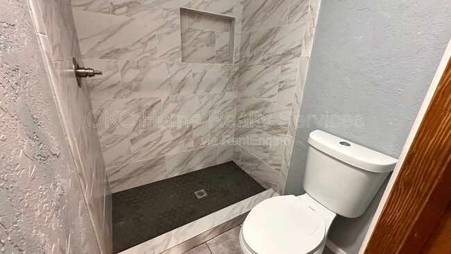 Building Photo - 1210 Glenwood Dr