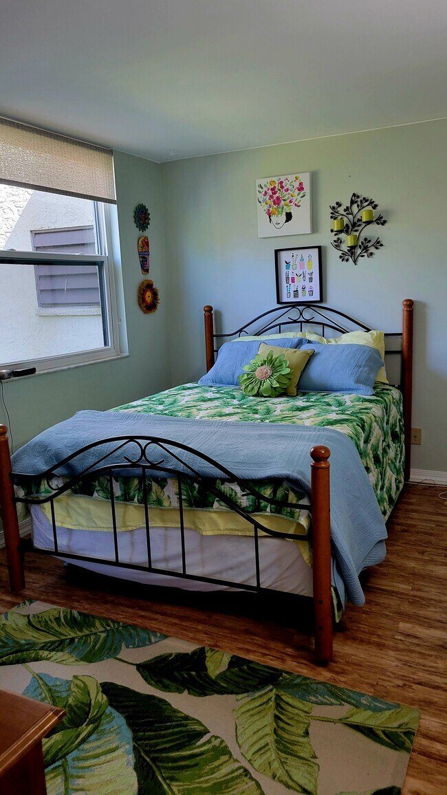 Building Photo - 202 Pinebrook Dr