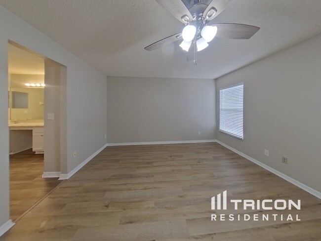 Building Photo - 4081 Lake Bluff Dr