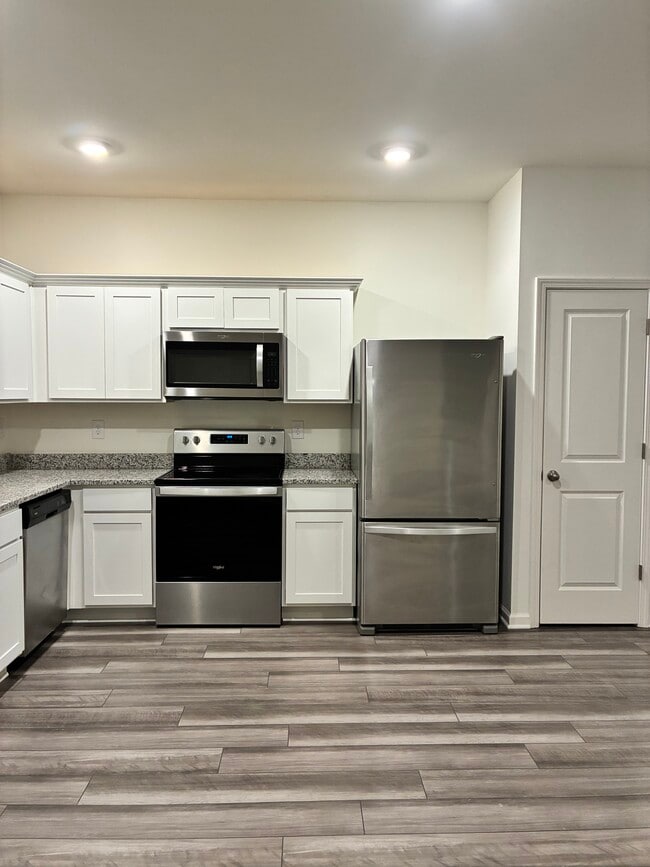 Building Photo - Cartersville Townhomes