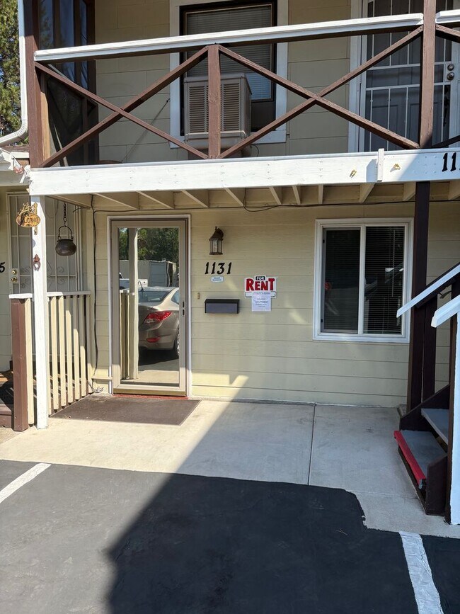 Primary Photo - No Utilities Studio apartment with full Ki...