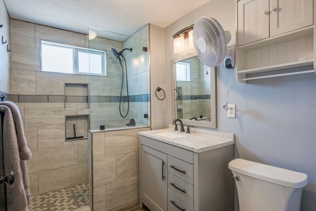 Building Photo - Villas at Kenolio Furnished Two Bedroom Tw...