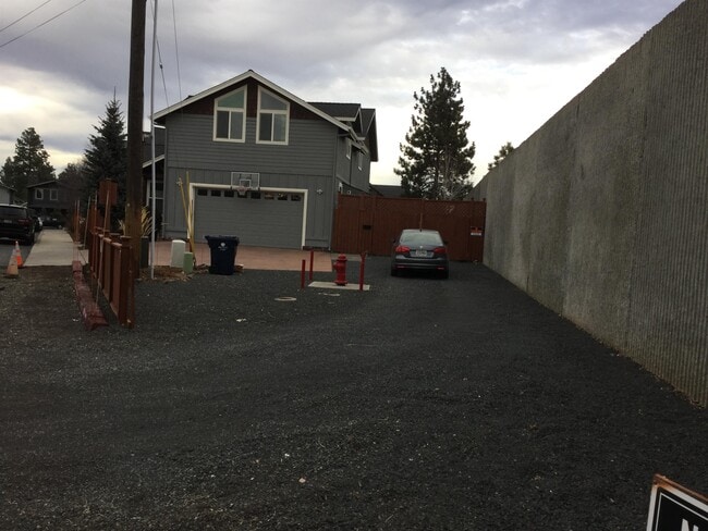Building Photo - 61386 Merriewood Ct