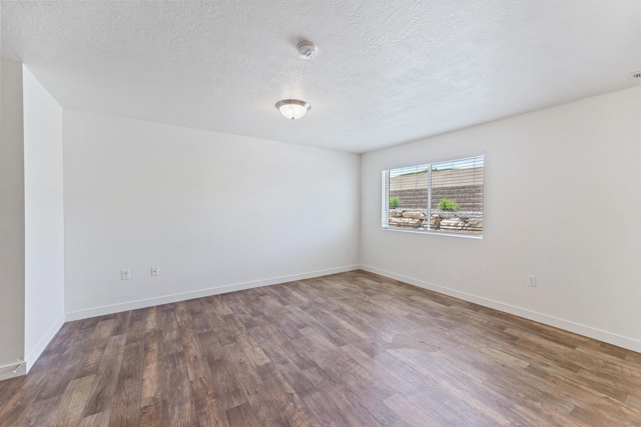 Building Photo - 14888 S Sliding Rock Way
