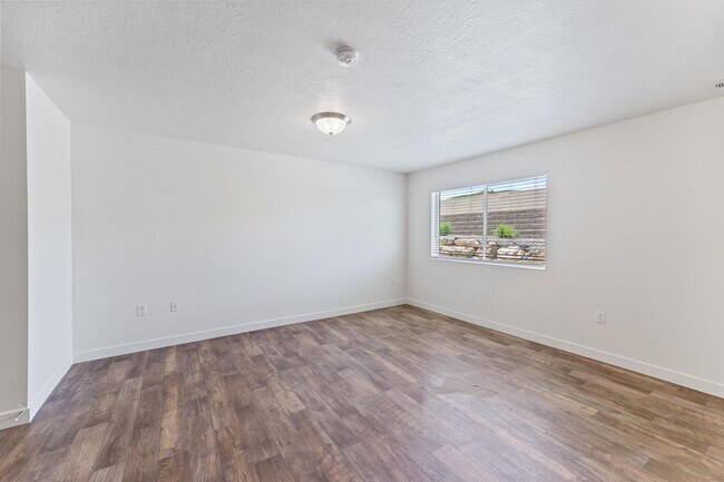 Building Photo - 14888 S Sliding Rock Way