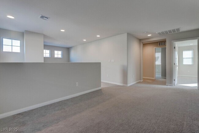 Building Photo - 12847 Slipknot St