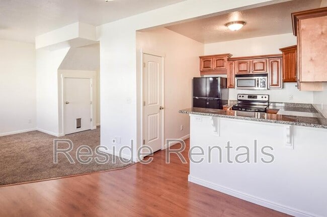 Building Photo - 537 W 1570 N