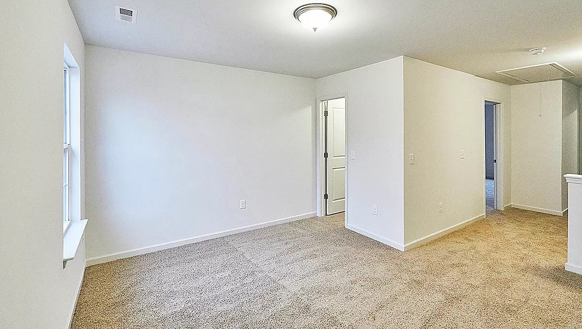 Building Photo - Room in House on N Great White Way