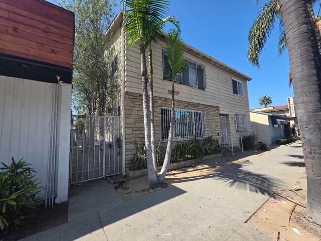 Building Photo - 1 BD 1 BA CONDO IN DOWNTOWN LONG BEACH