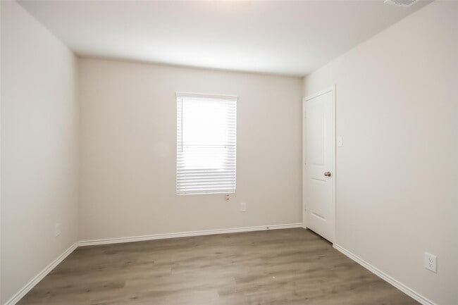 Building Photo - 2808 Briggs Dr