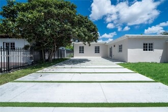 Building Photo - 323 NW 104th Terrace