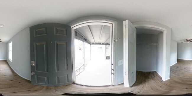 Building Photo - 111 Zuehl