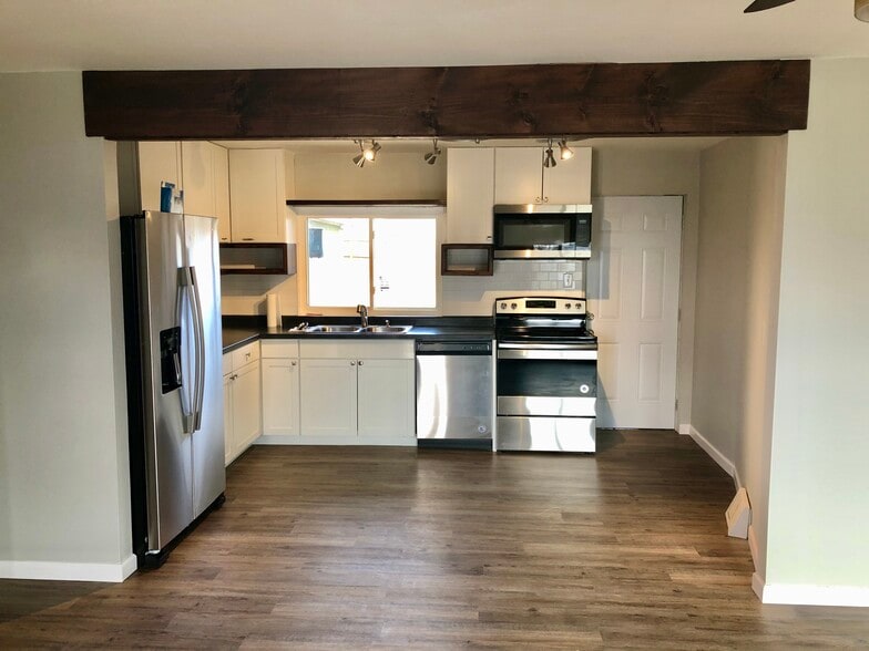 Building Photo - 114 W Cumberland St