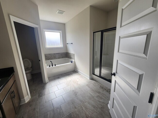 Building Photo - 26333 Kennesaw Blf Dr
