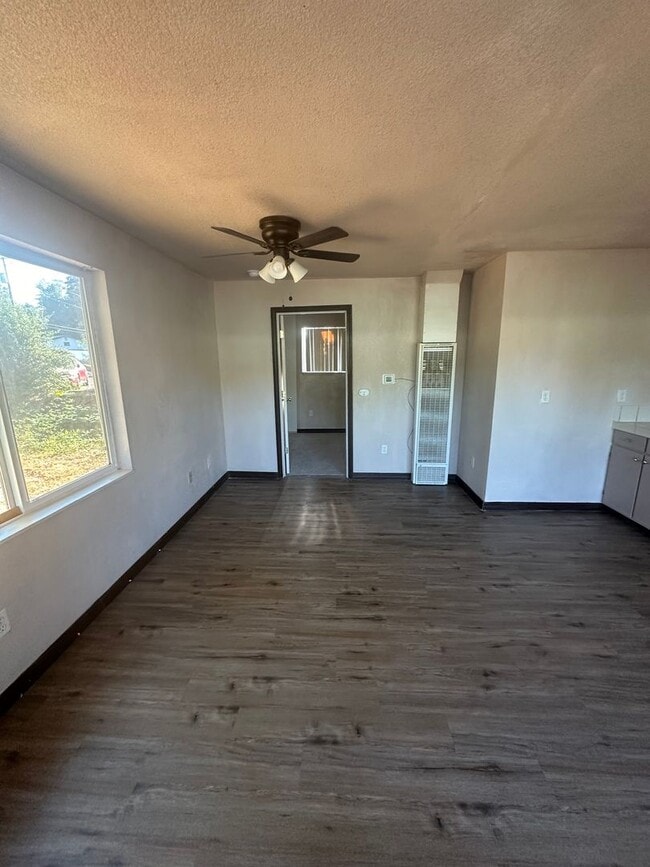 Building Photo - 1bed 1bath Home