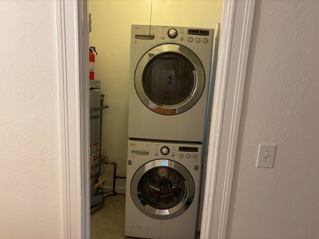 stacked washer dryer - 453 N Orange Grove Ave