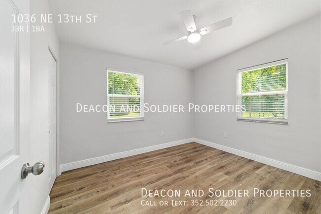 Building Photo - 1036 NE 13th St