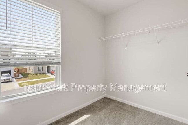 Building Photo - 806 Lilyford Ln