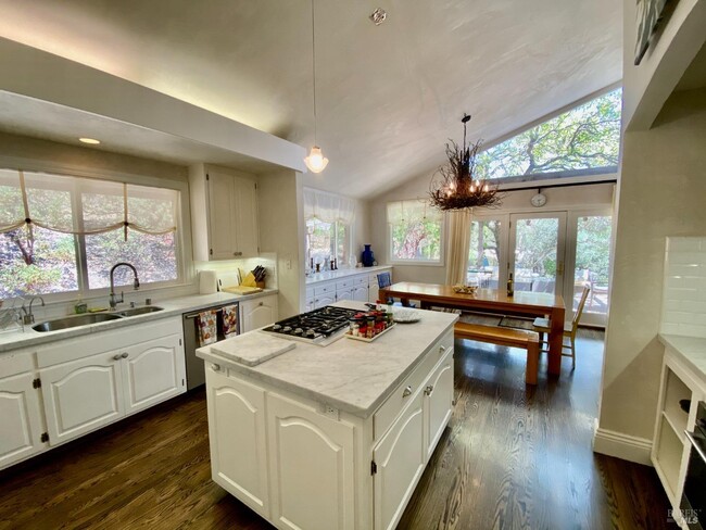 Building Photo - 3594 Silverado Trail N