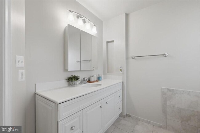 Building Photo - 7049 Rogue Forest Ln