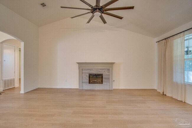 Building Photo - 174 Emmons Ln