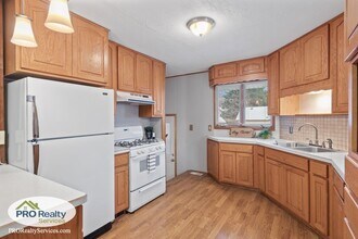 Building Photo - 2 Bedroom Home in South St. Paul