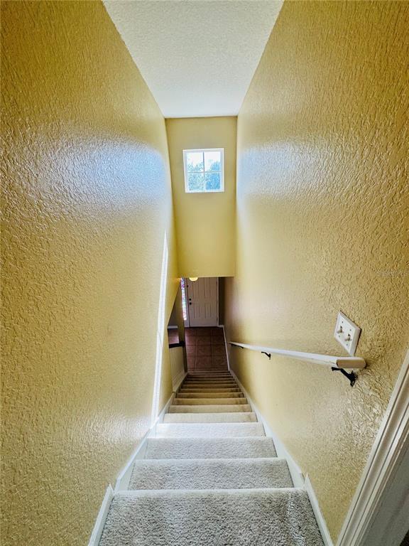 Building Photo - 2327 Meadow Oak Cir
