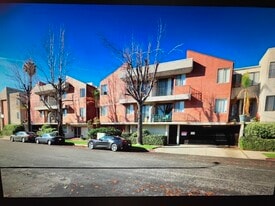 Building Photo - 7211 Cozycroft Ave