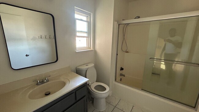 Building Photo - Beautiful 3 Bedroom Home in Moreno Valley