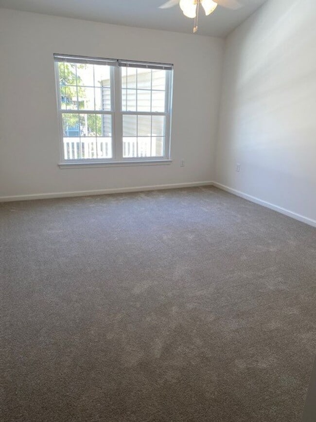 Building Photo - Available July 15, 2025!  2 bedroom condo ...