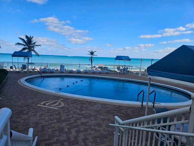 Building Photo - 3850 Galt Ocean Dr