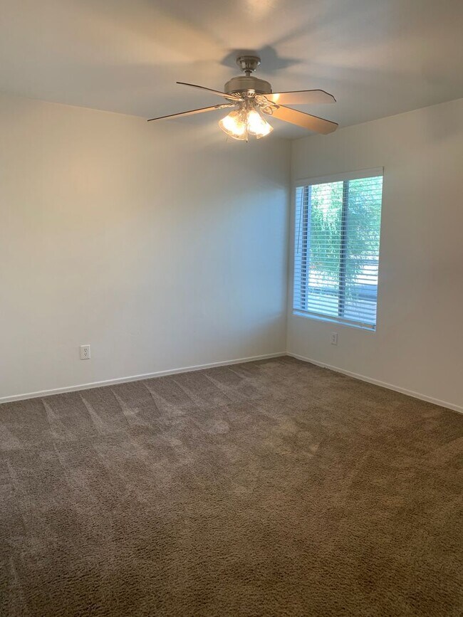 Building Photo - 8980 E Speedway Blvd