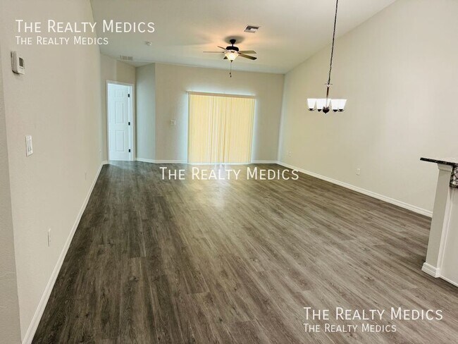 Building Photo - 4165 Hammock Rd