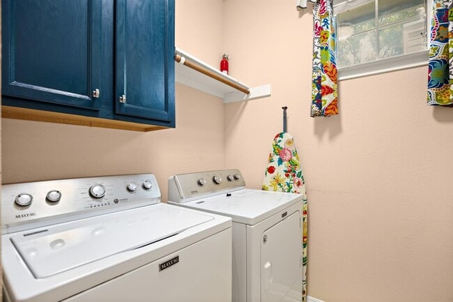 Building Photo - 8518 Cahill Dr