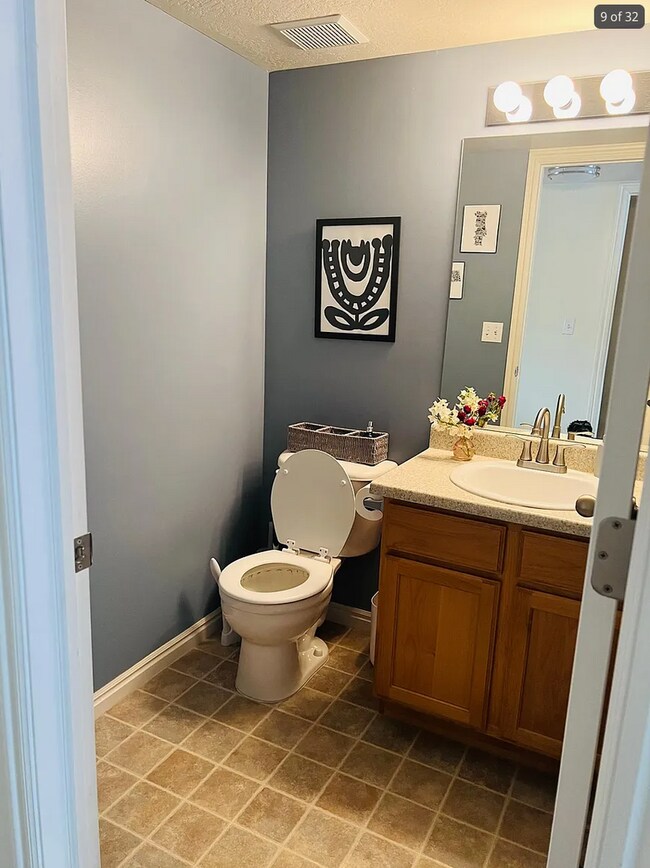 Building Photo - Spacious End-Row Townhome